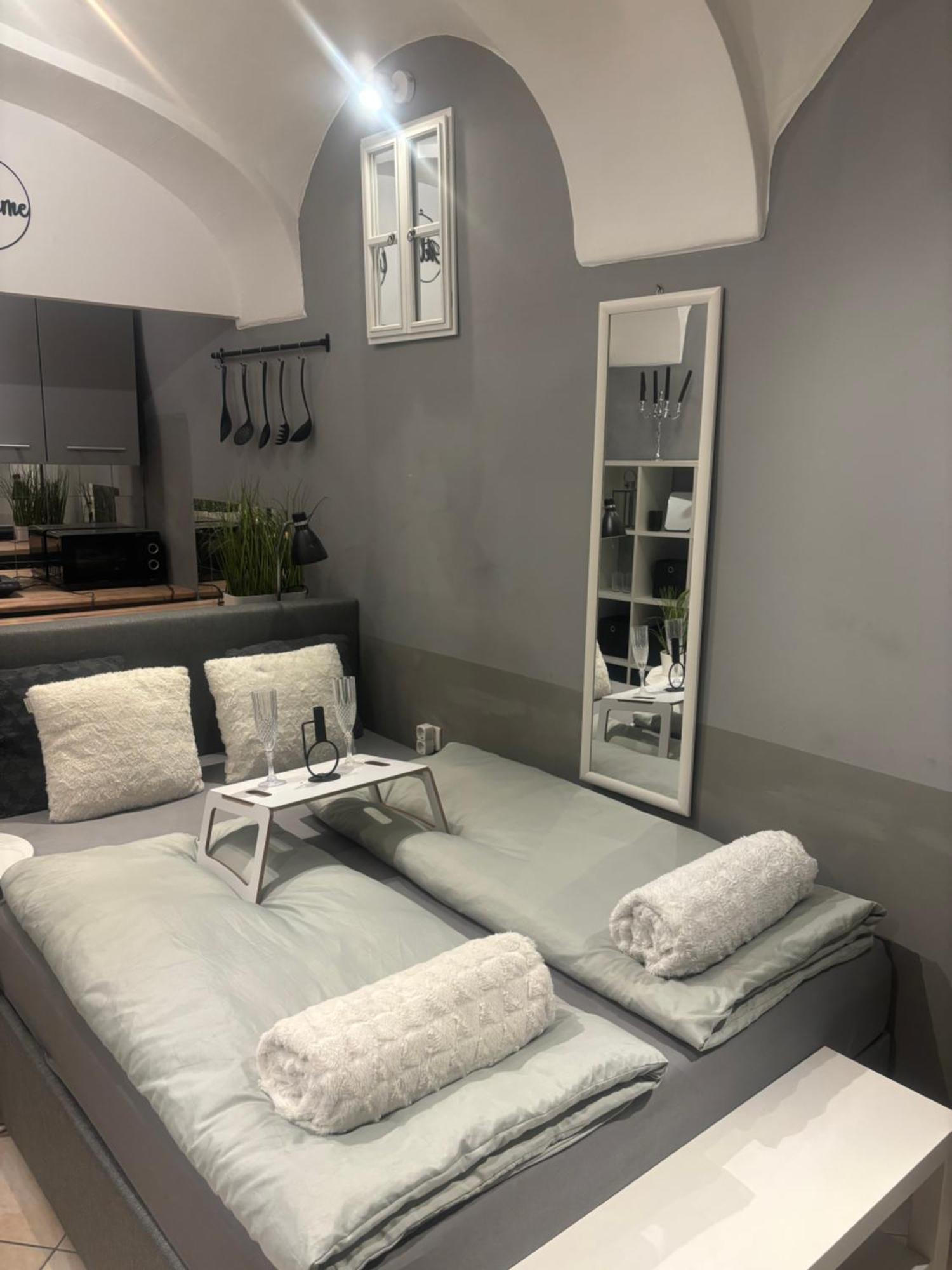 Old Town Apartment *